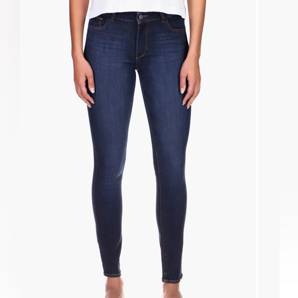 NWT- DL1961 Women Skinny Jeans - Soft & luxurious!